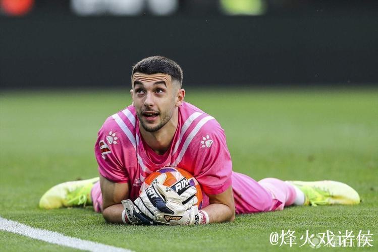 每体：弗拉霍维奇曾被推荐给巴萨，但球员即将和米兰达成协议